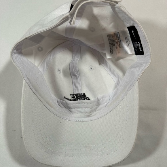 Nike Kids White and Black Hat - Picture 8 of 9